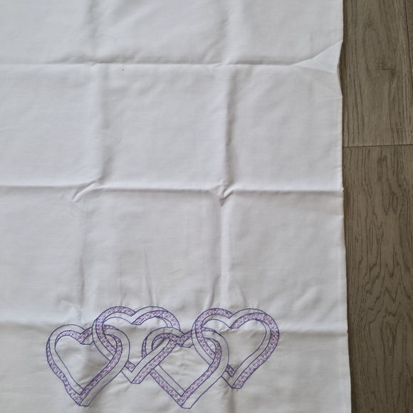 Vintage Embroidered Pillowcase Sham Purple Interlocking Hearts Romantic Bedding - Picture 5 of 10